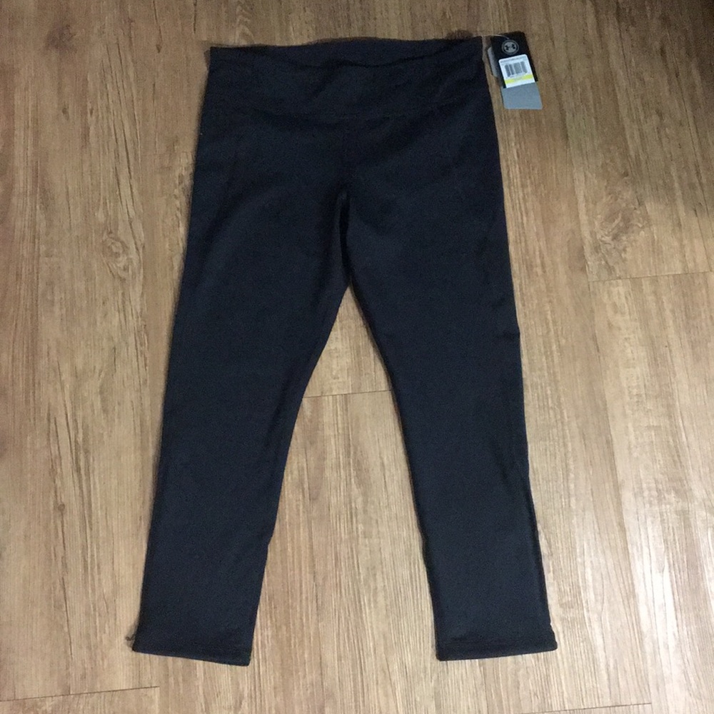 NEW Under armour cropped yoga leggings